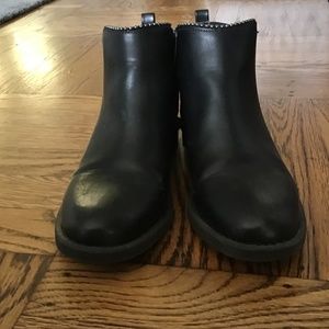 Girl’s Black Boots With Silver Trim and Zipper